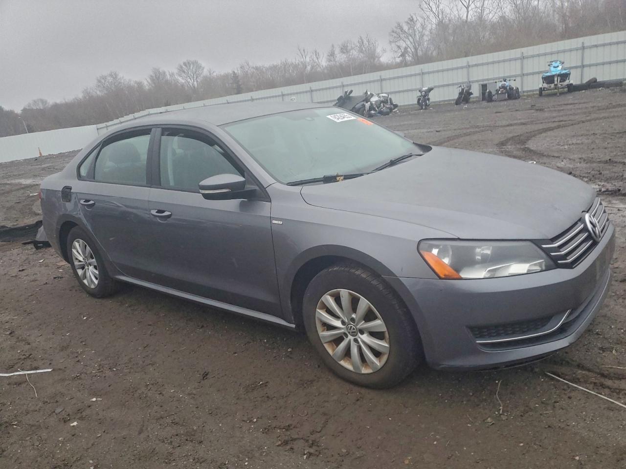 Lot #3312396122 2015 VOLKSWAGEN PASSAT S