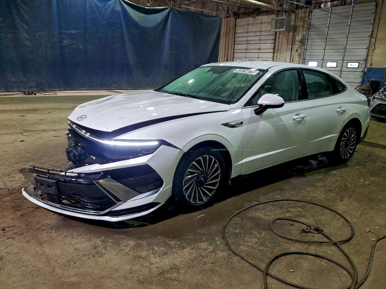 HYUNDAI SONATA HYBRID