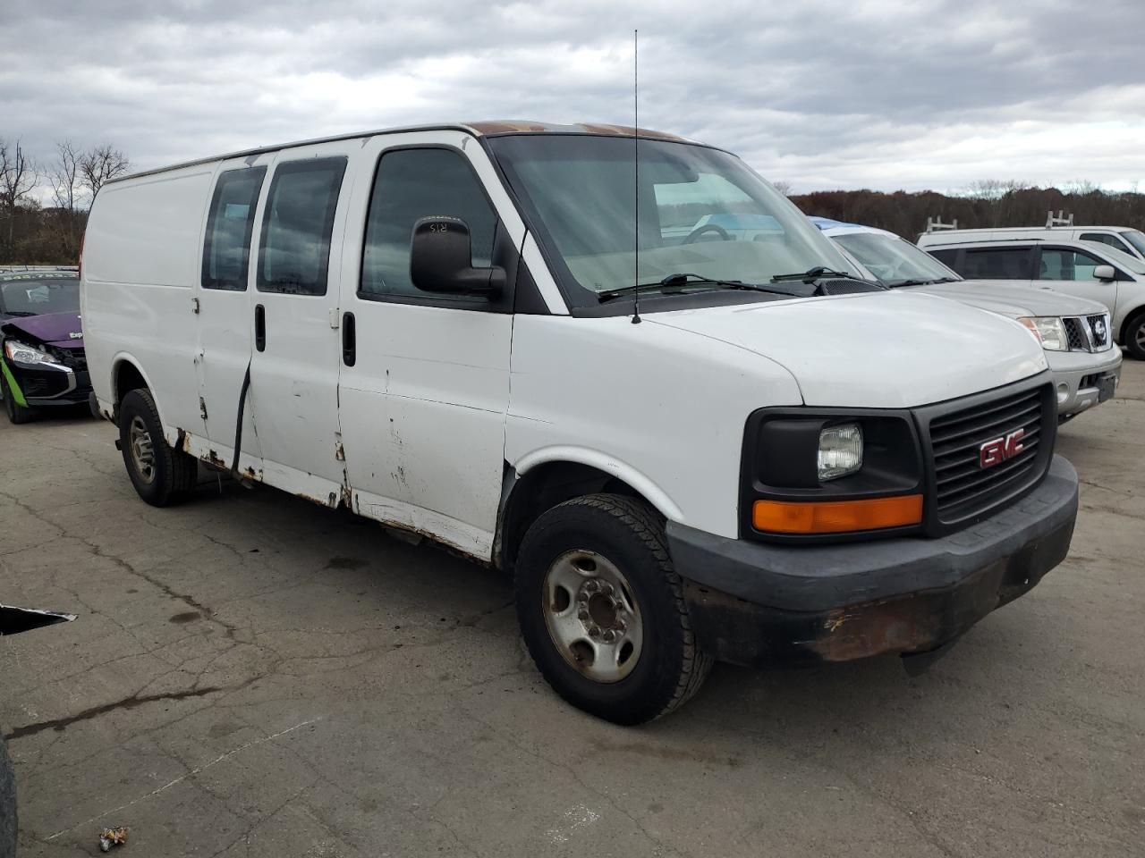 Lot #3291171030 2005 GMC SAVANA G25