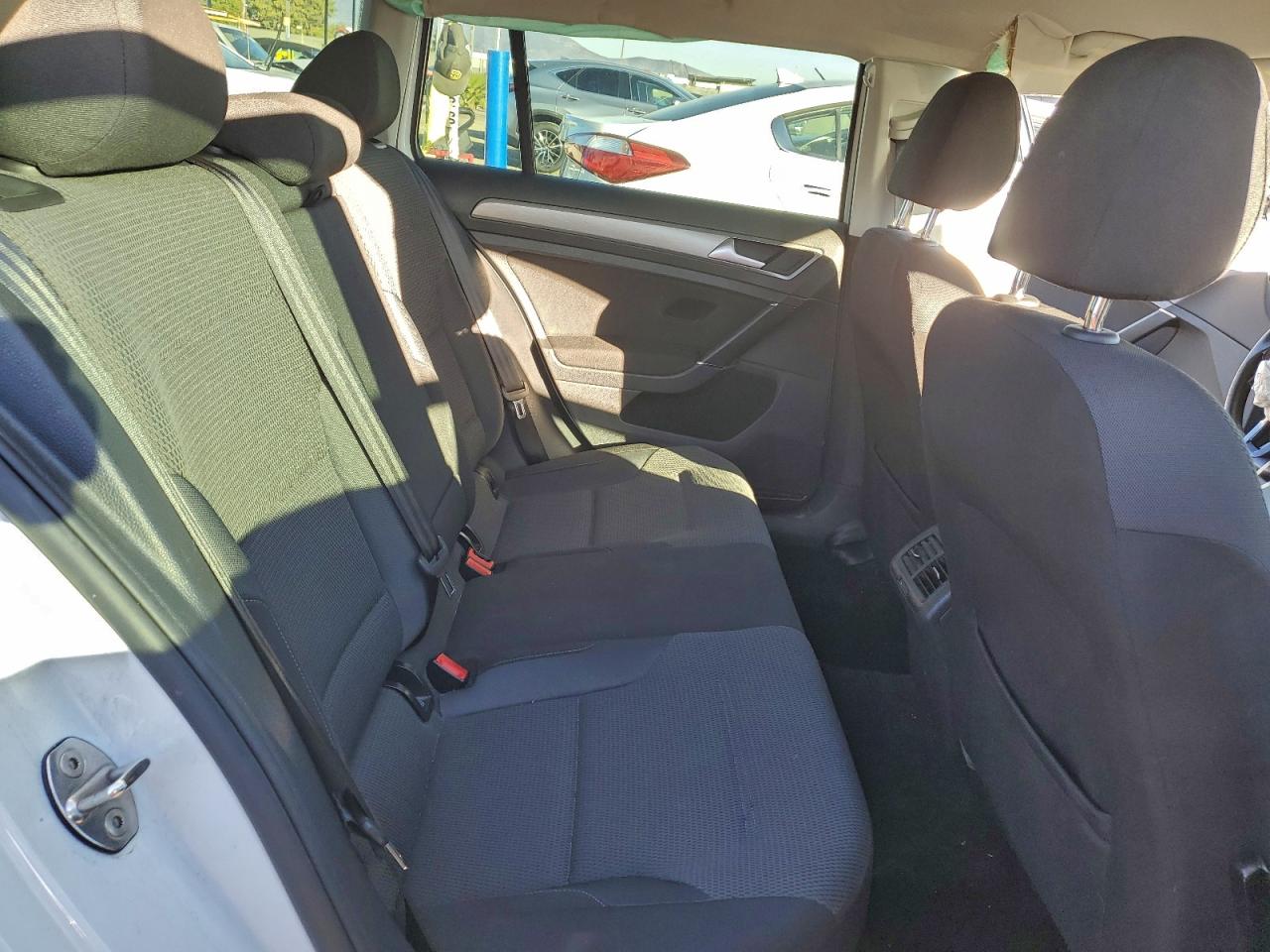 VOLKSWAGEN GOLF SPORTSVAN S