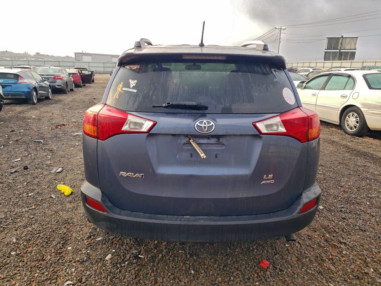 TOYOTA RAV4 LE