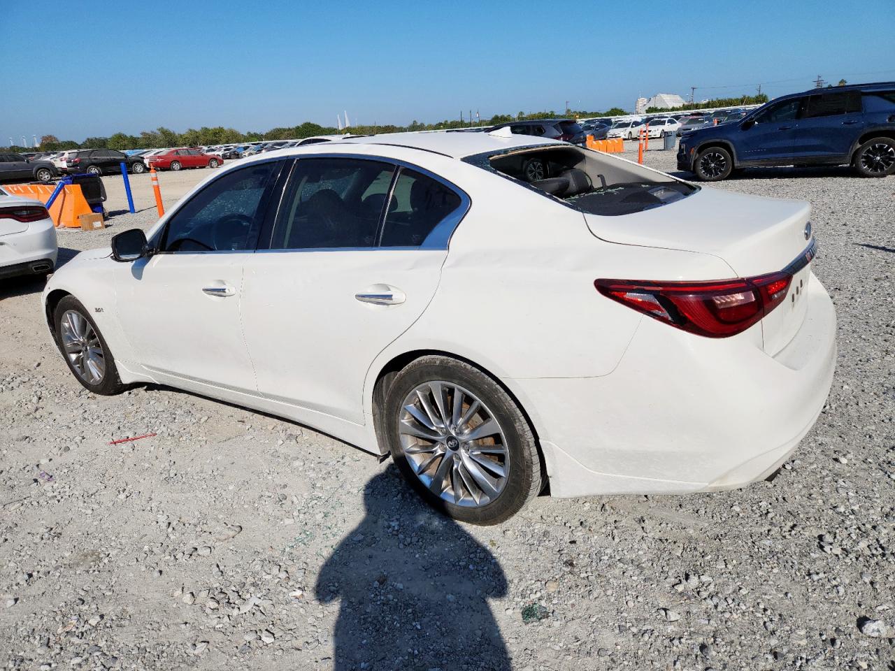 INFINITI Q50 LUXE