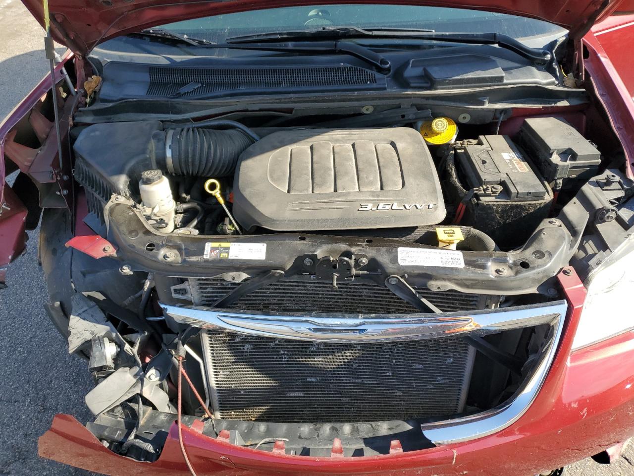 Lot #3302736031 2014 CHRYSLER TOWN & COU