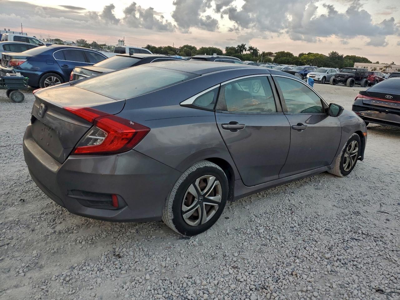 Lot #3296896831 2017 HONDA CIVIC LX