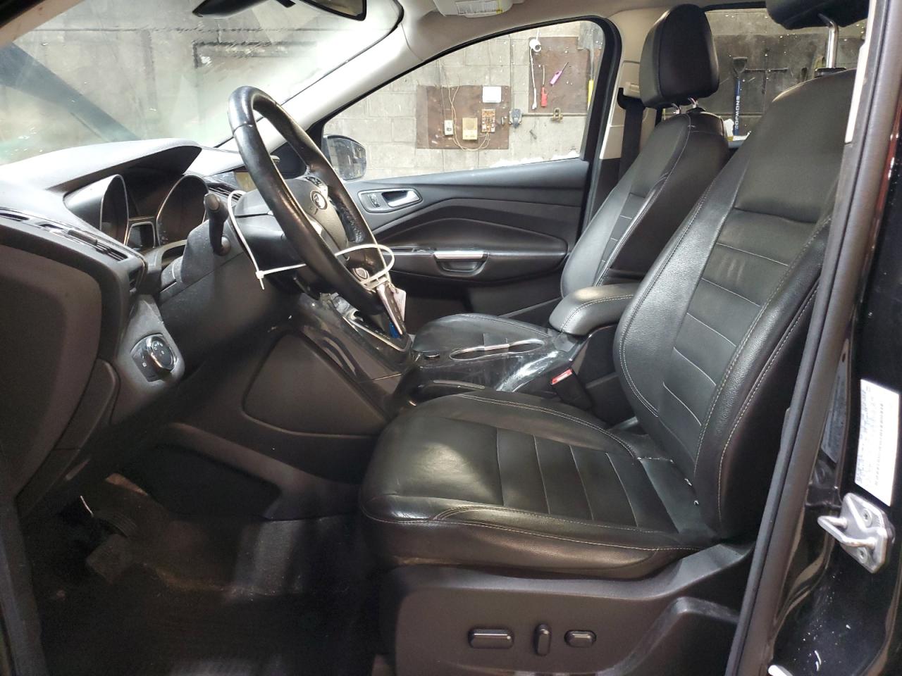 FORD ESCAPE TITANIUM