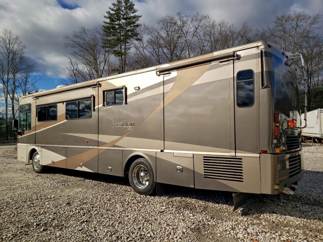 Lot #3303658959 2005 FREIGHTLINER CHASSIS X
