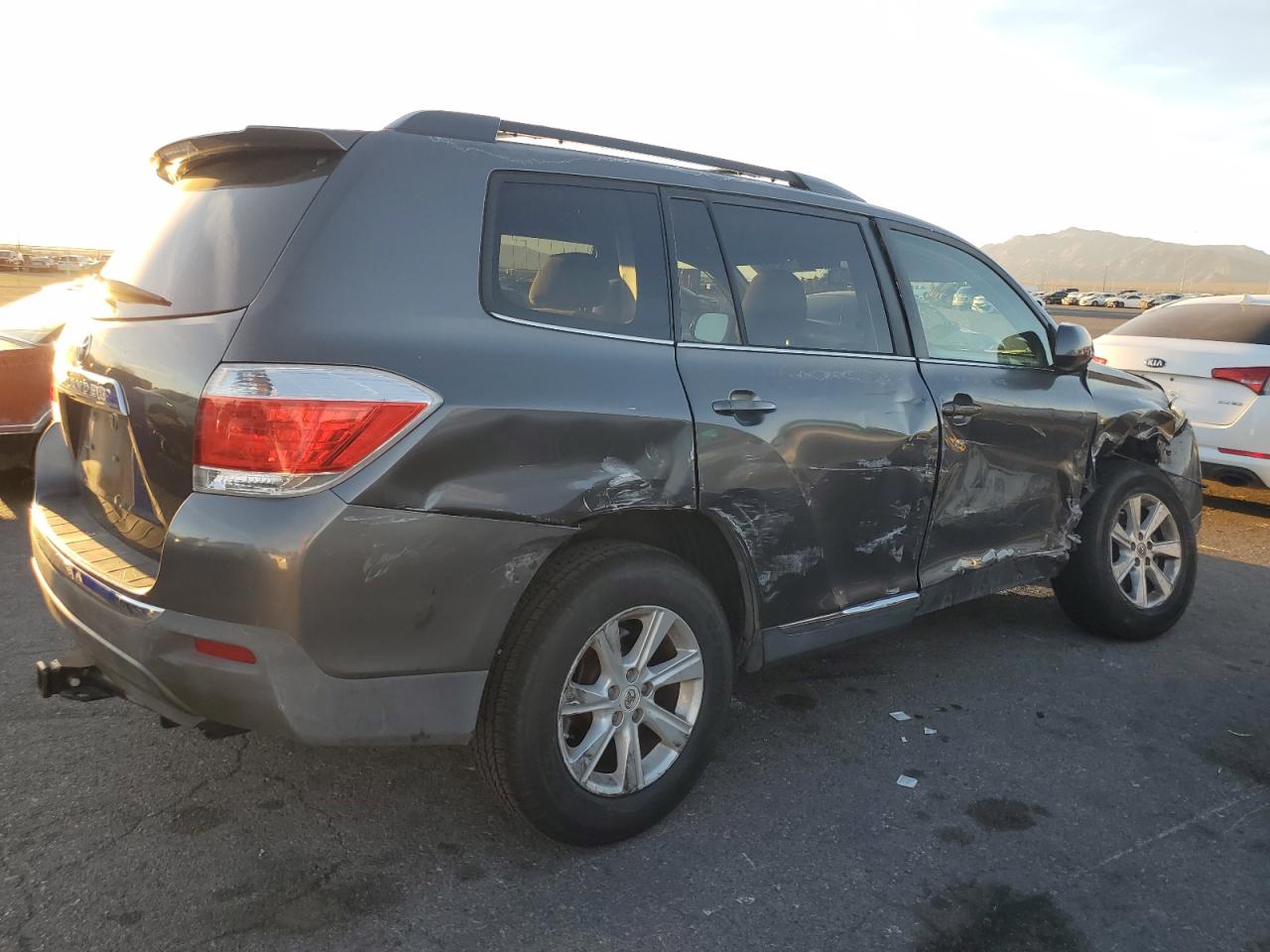 TOYOTA HIGHLANDER BASE