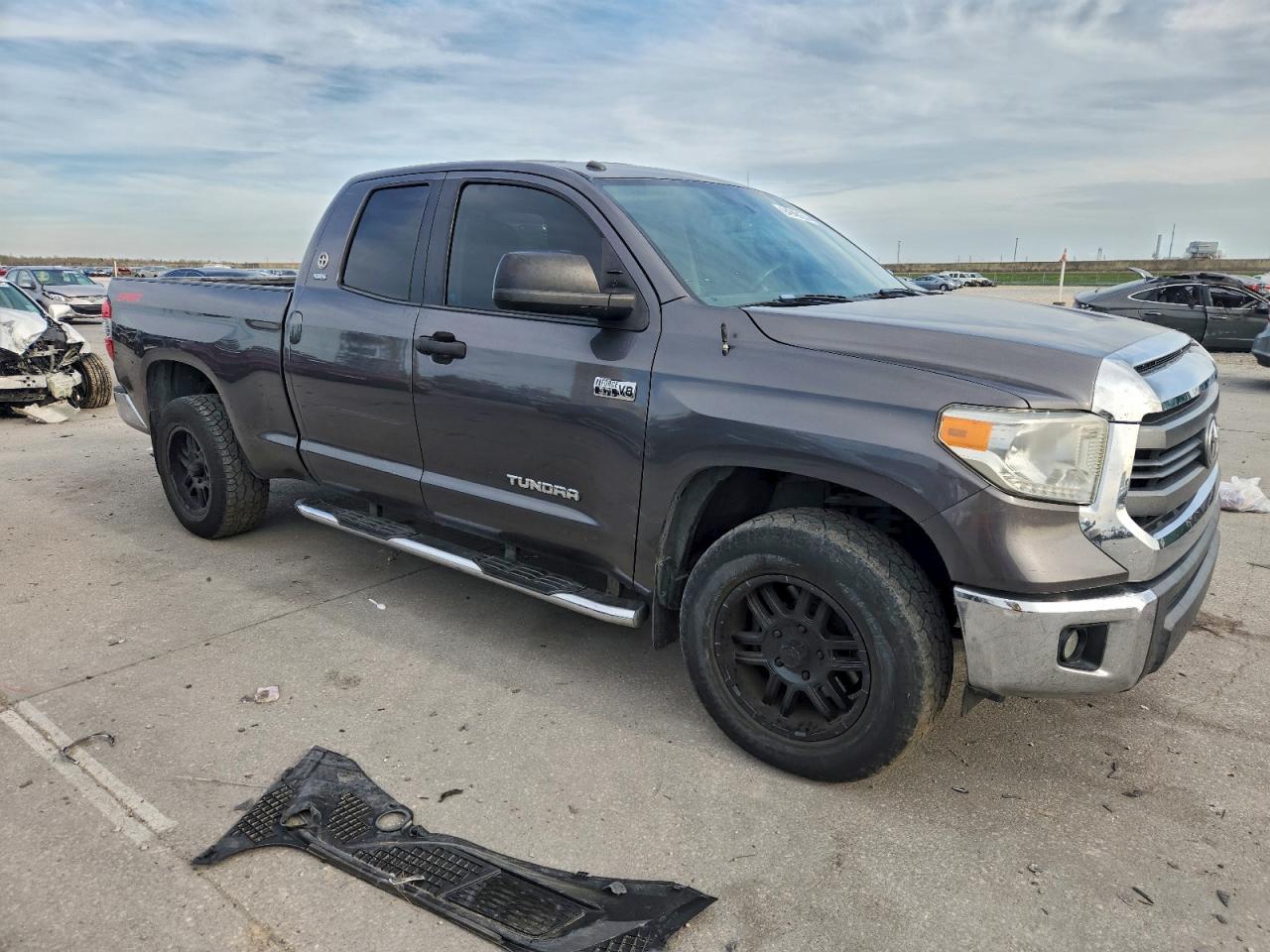 TOYOTA TUNDRA DOUBLE CAB SR