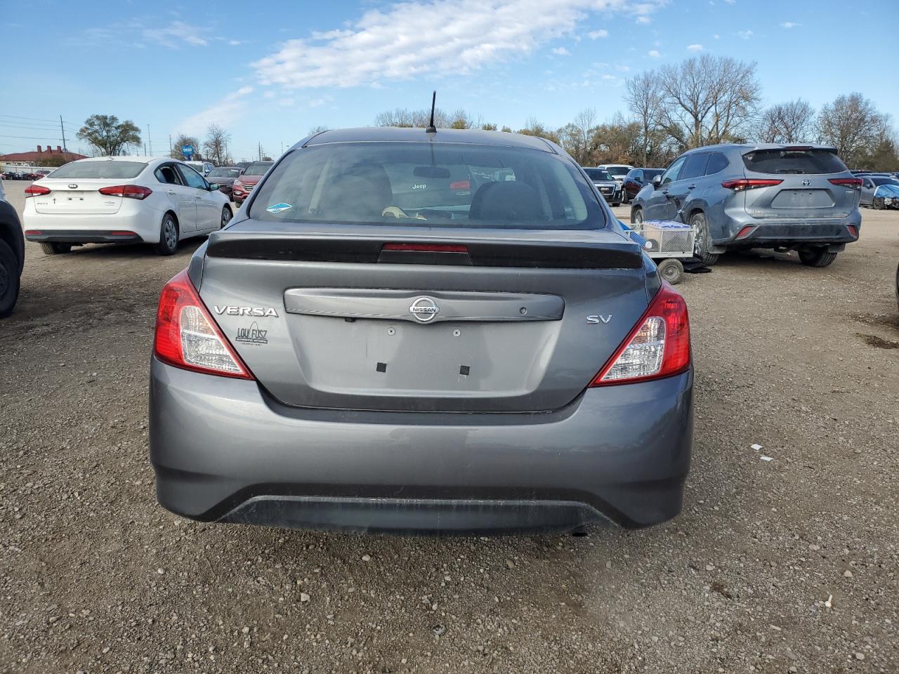 NISSAN VERSA S