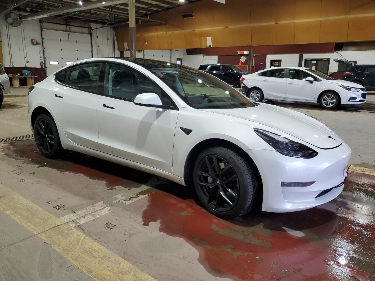 TESLA MODEL 3