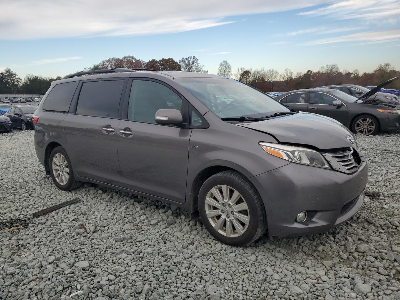 TOYOTA SIENNA XLE