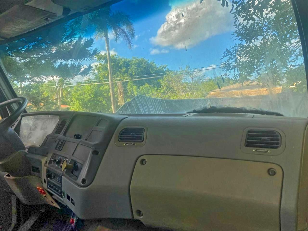 Lot #3296928857 2001 STERLING TRUCK L 7500