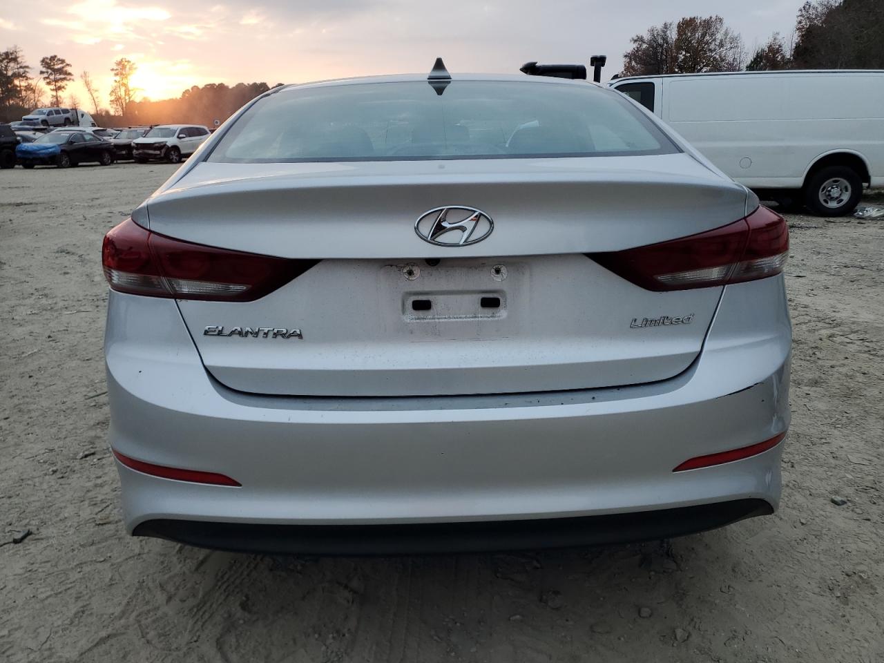 Lot #3301834419 2017 HYUNDAI ELANTRA SE