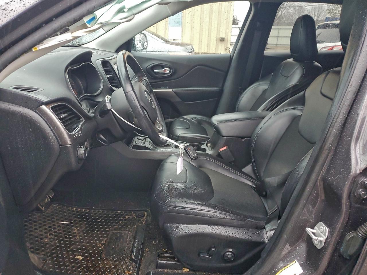 JEEP GRAND CHEROKEE LATITUDE PLUS