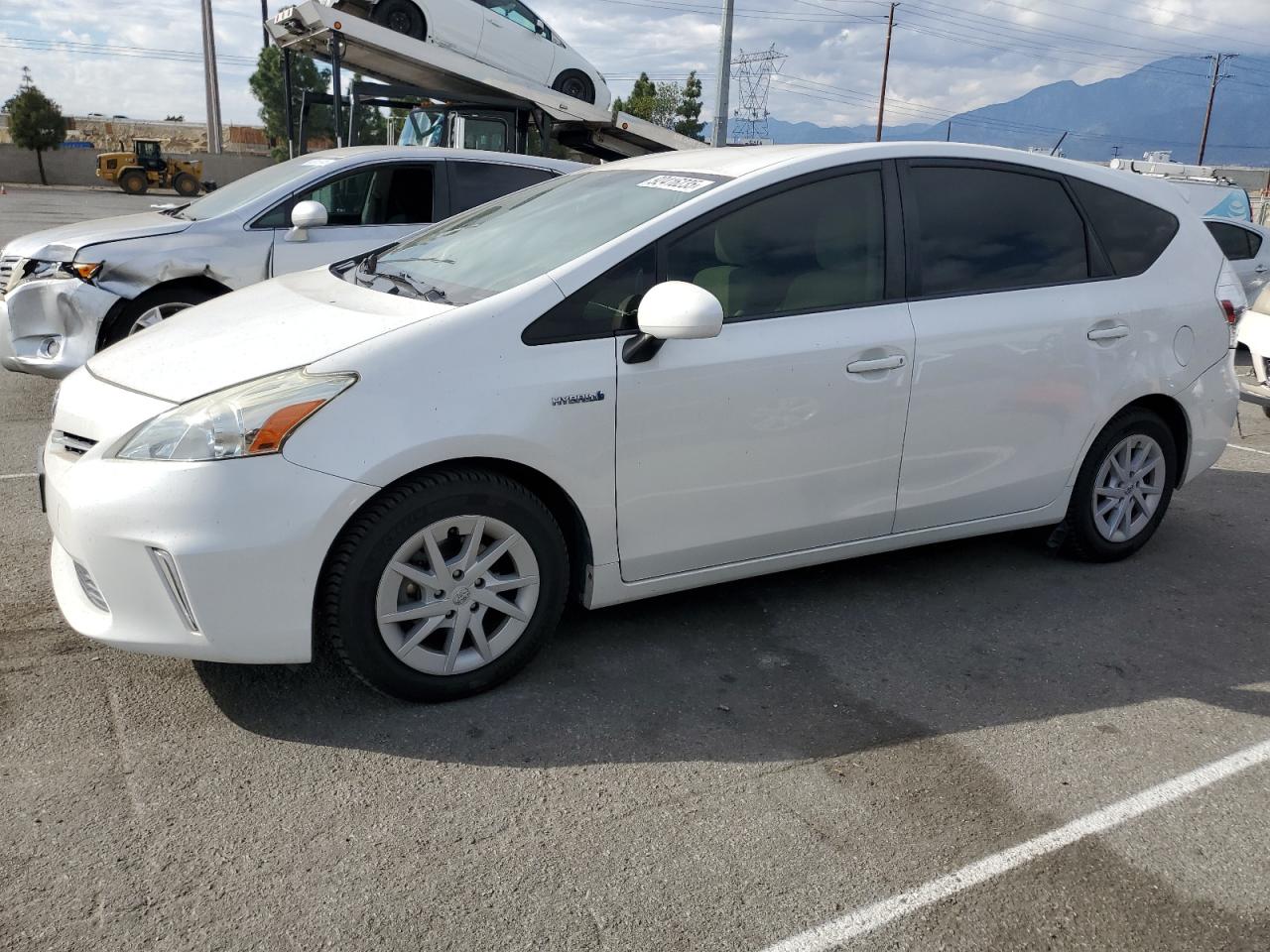 TOYOTA PRIUS V