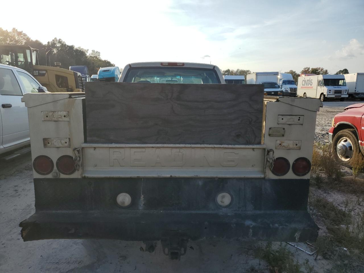 Lot #3302695041 2005 GMC SIERRA C25