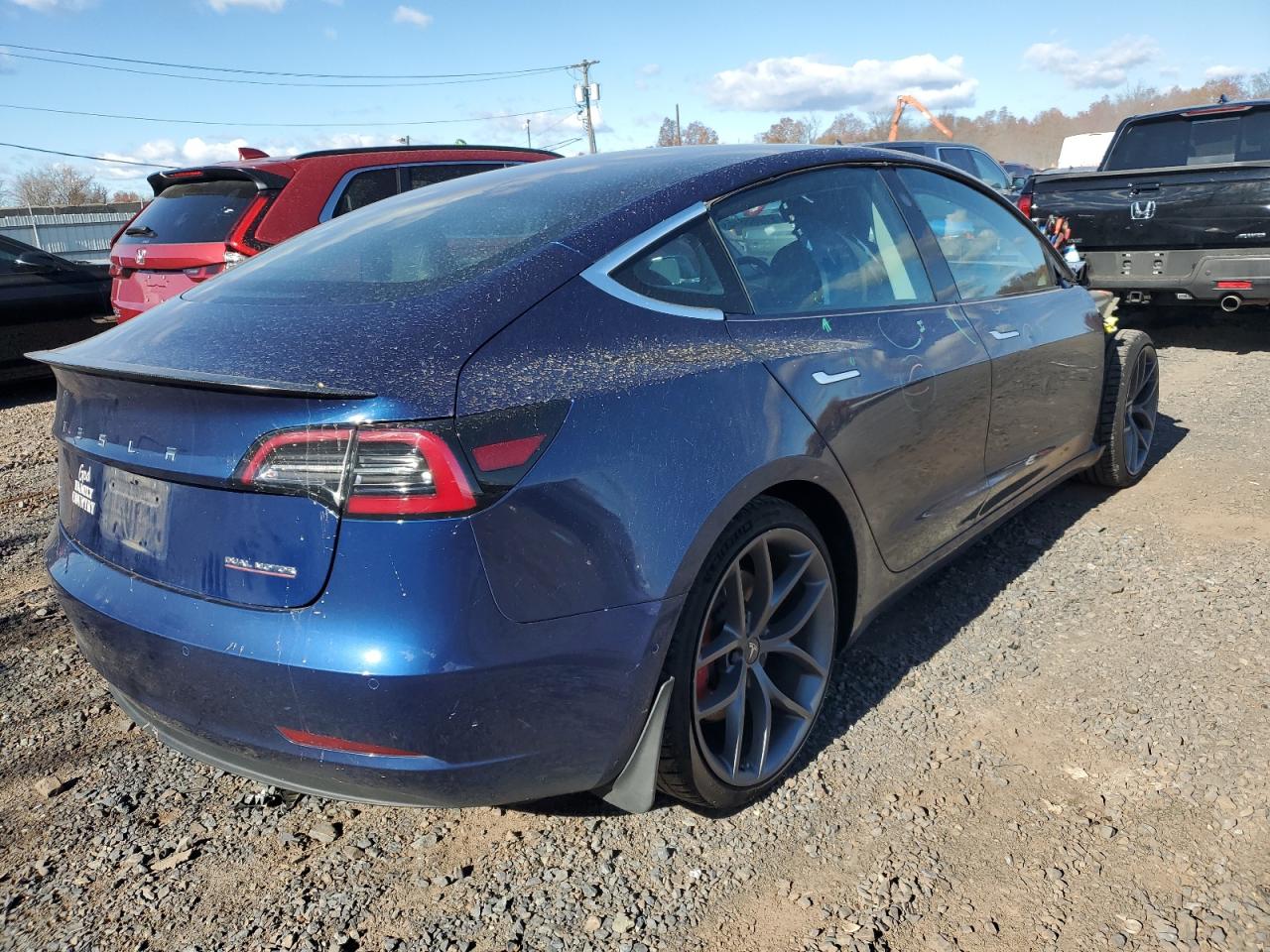 TESLA MODEL 3