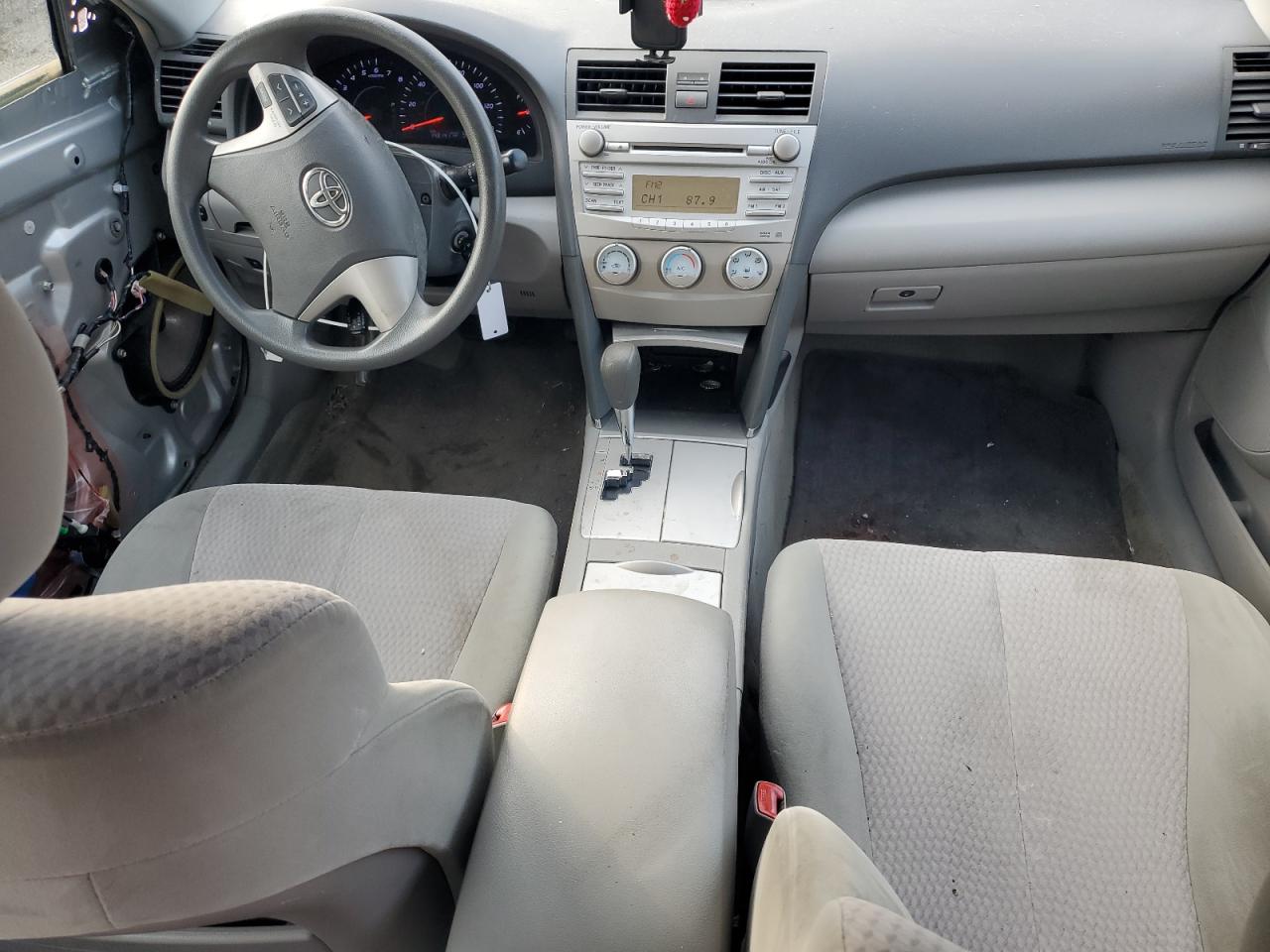 TOYOTA CAMRY BASE
