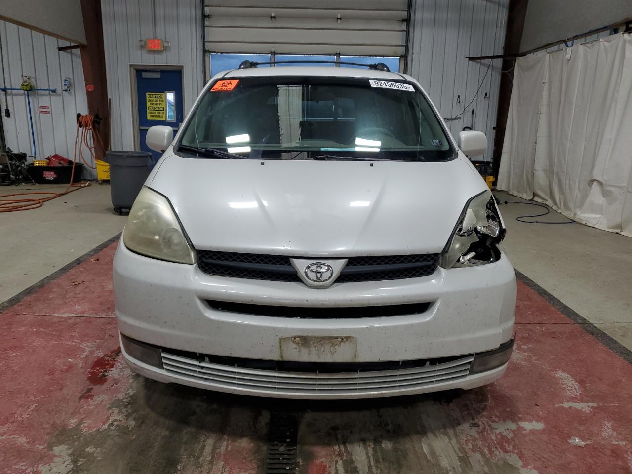 Lot #3298146298 2005 TOYOTA SIENNA XLE