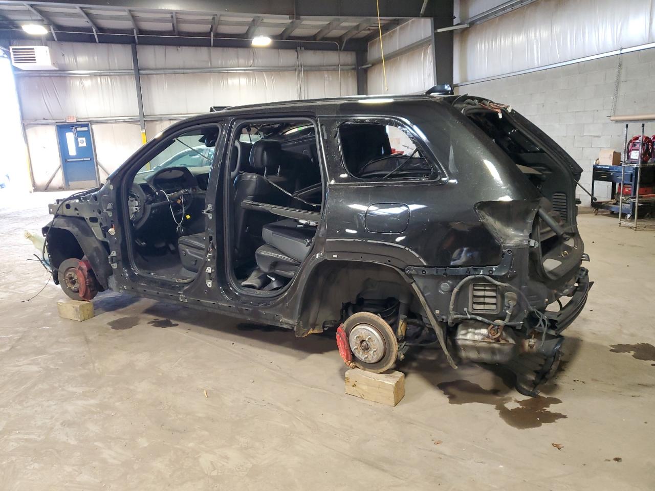 JEEP GRAND CHEROKEE SRT-8