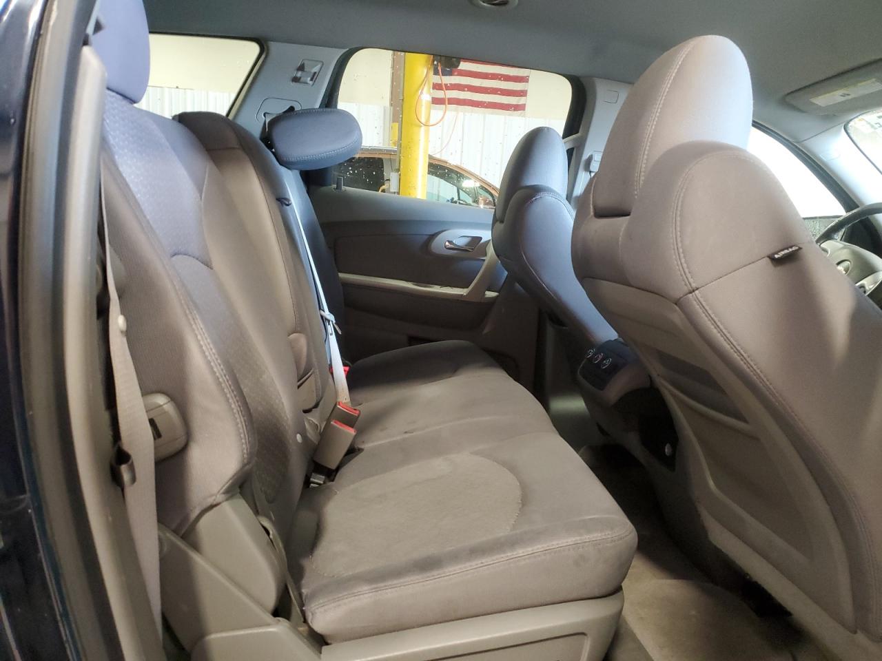 CHEVROLET TRAVERSE LS