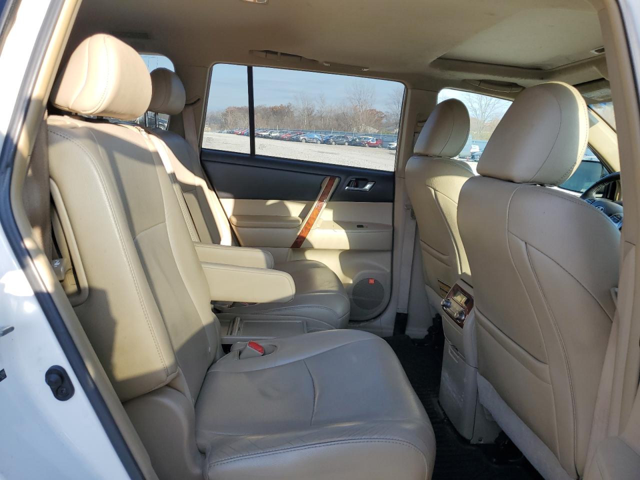 TOYOTA HIGHLANDER LIMITED