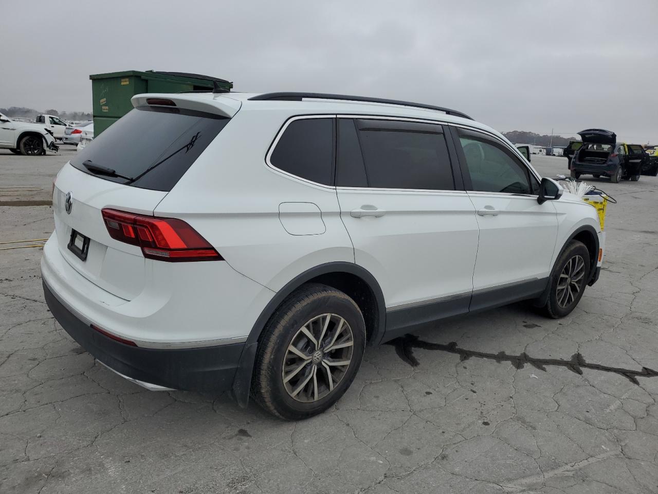 VOLKSWAGEN TIGUAN SE