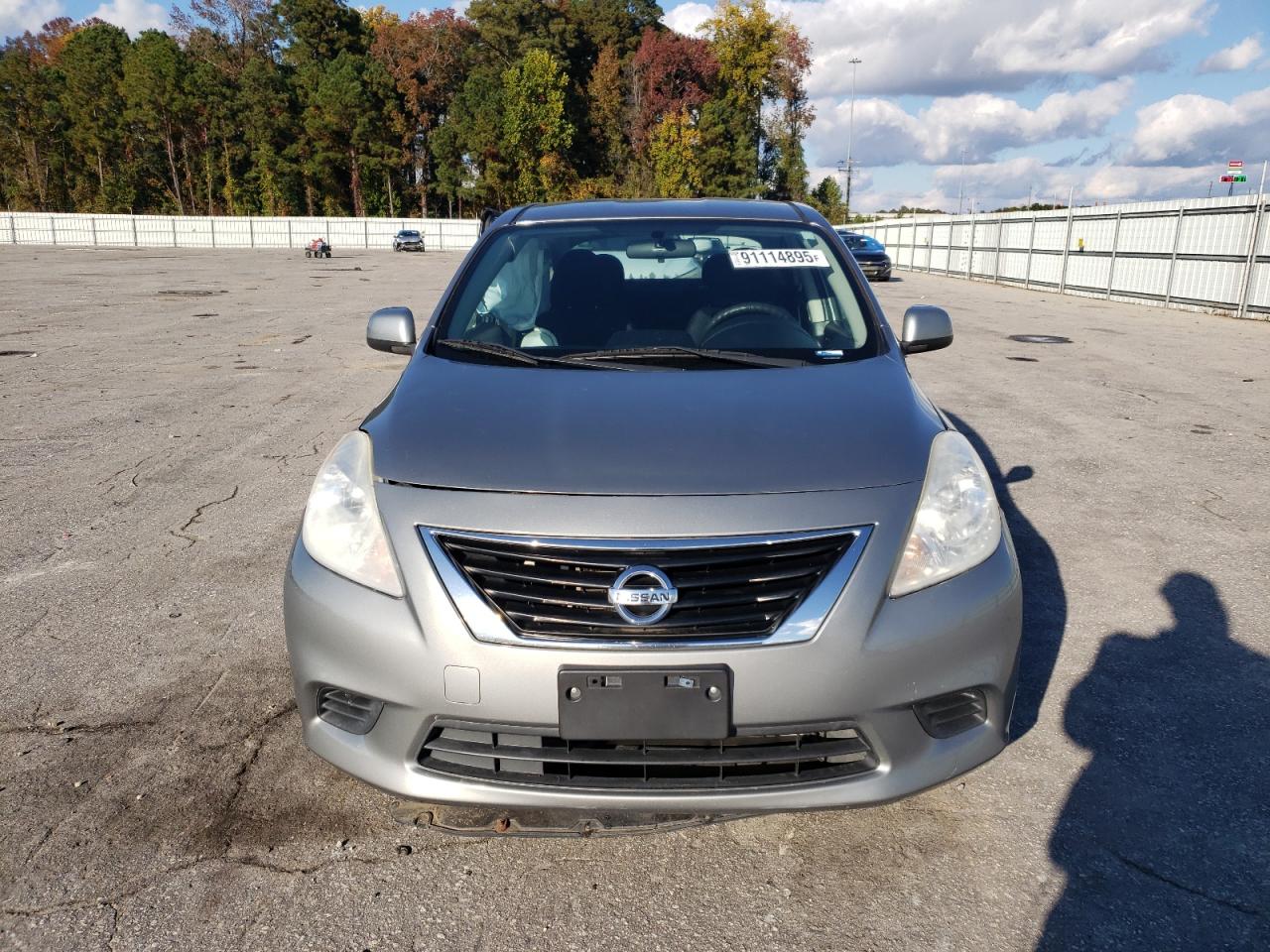 NISSAN VERSA S