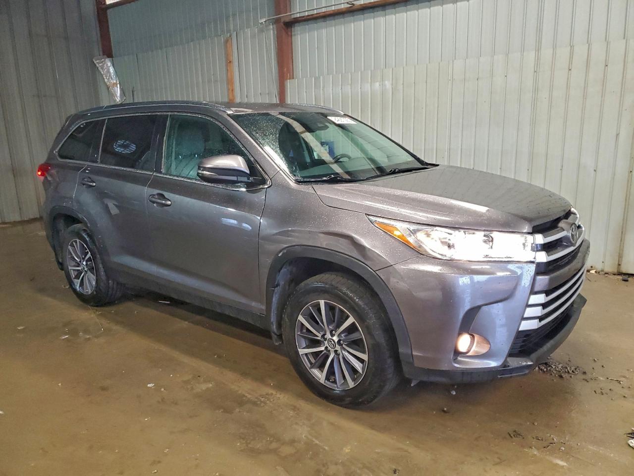 Lot #3320121472 2019 TOYOTA HIGHLANDER