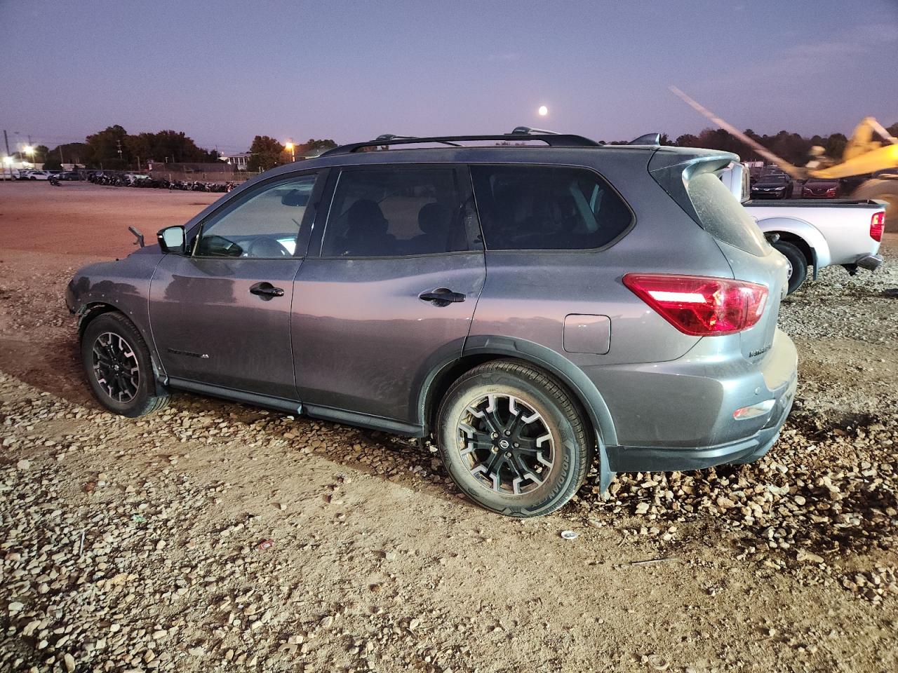 NISSAN PATHFINDER SL