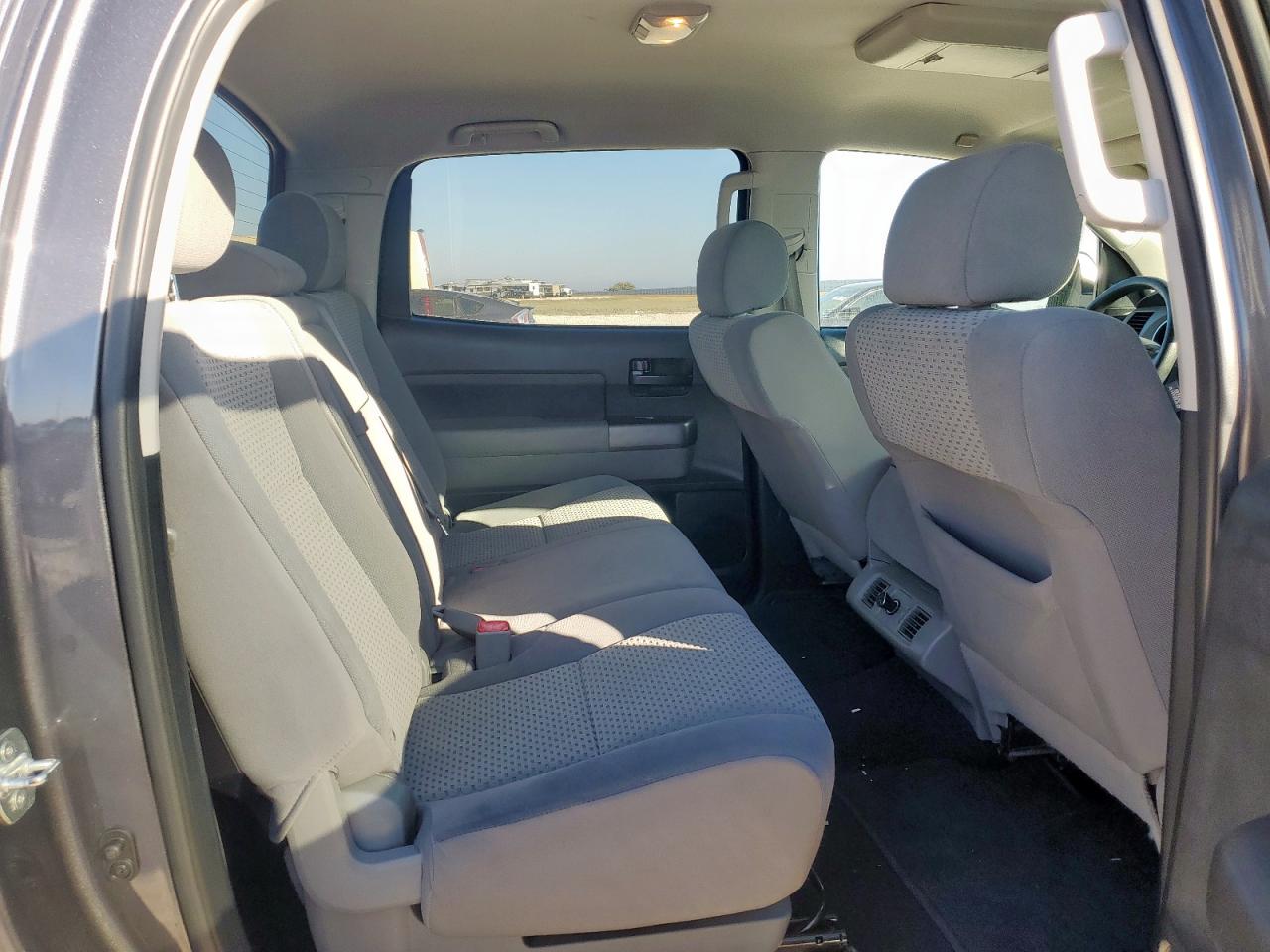 TOYOTA TUNDRA CREWMAX SR5