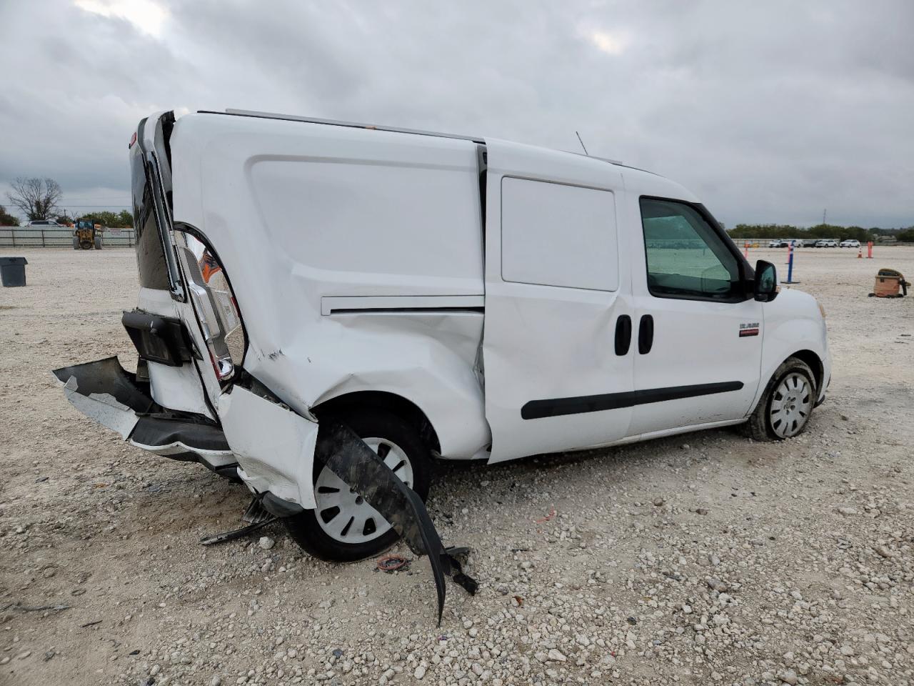 RAM PROMASTER SLT