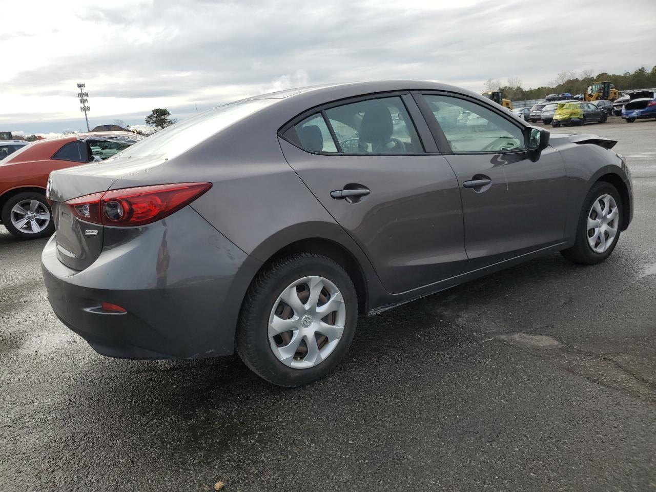 Lot #3315888120 2018 MAZDA 3 SPORT