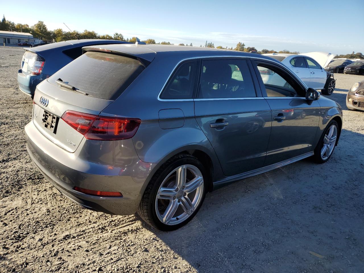 AUDI A3 E-TRON PREMIUM PLUS