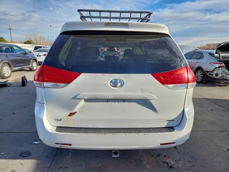 2011 TOYOTA SIENNA XLE #3302748005