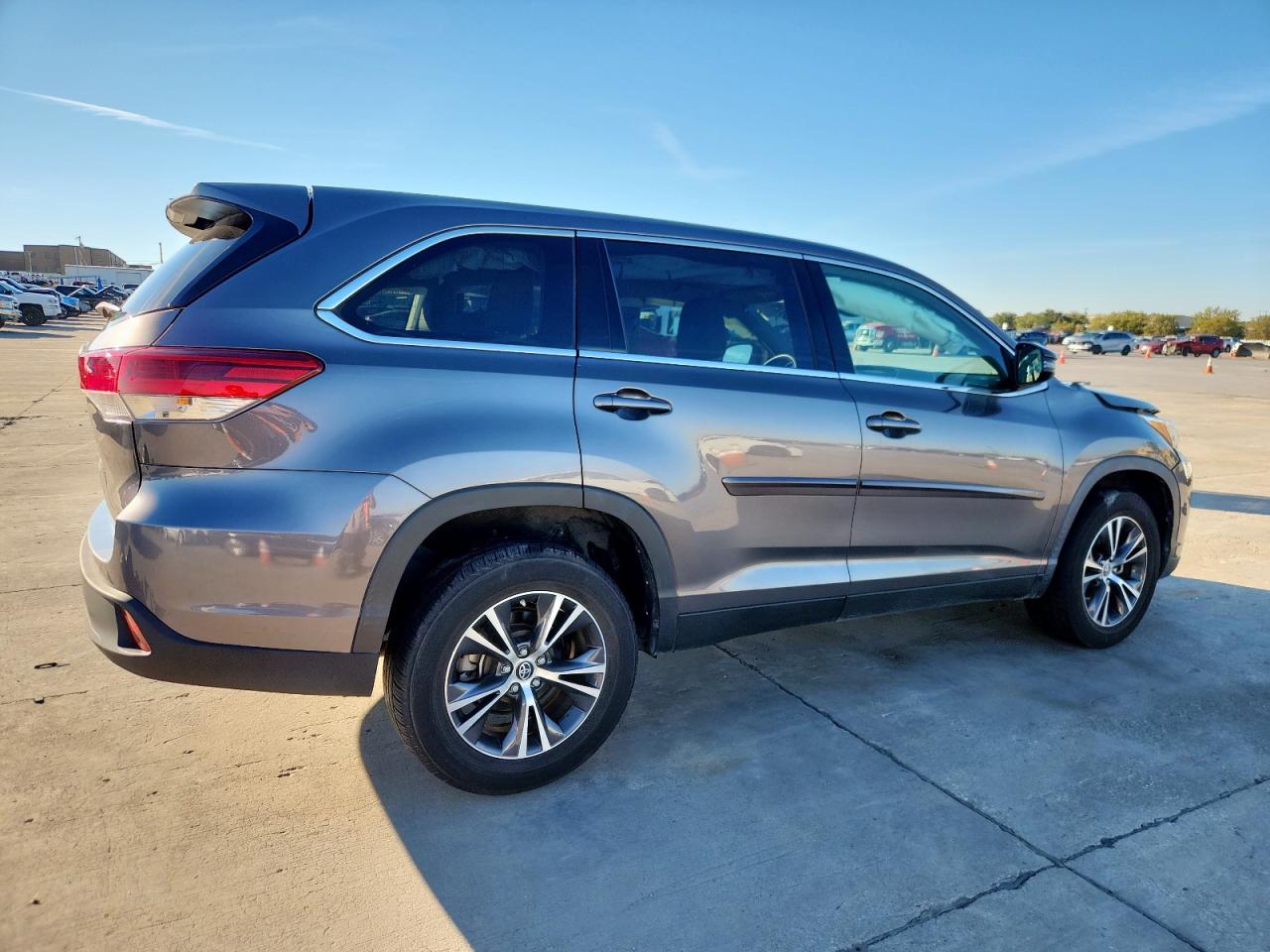 TOYOTA HIGHLANDER LE