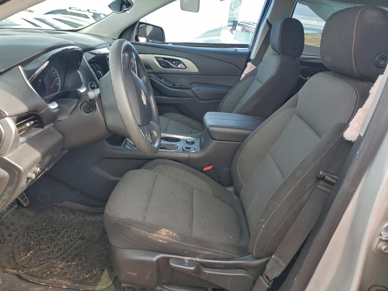CHEVROLET TRAVERSE LS