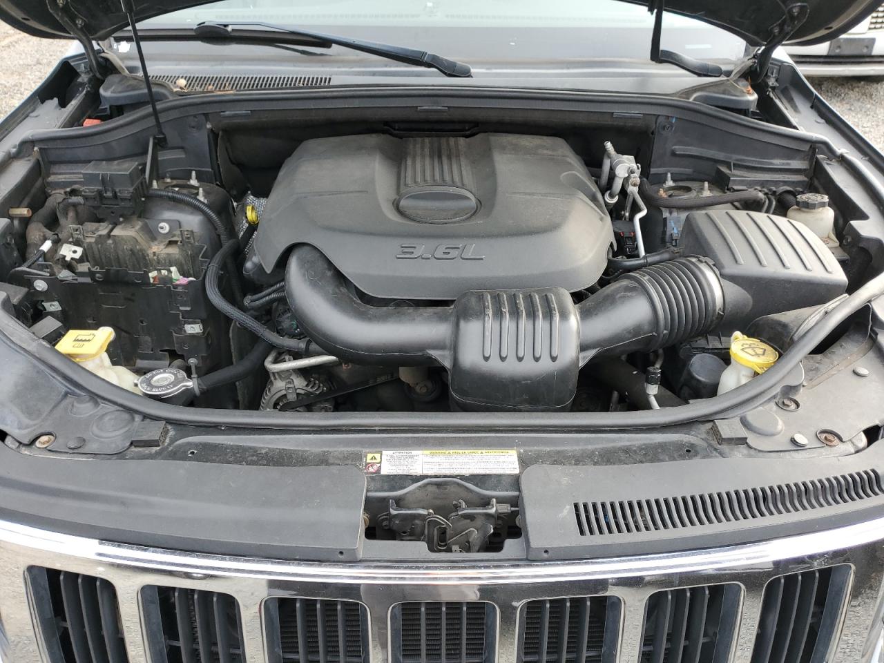 JEEP GRAND CHEROKEE LAREDO