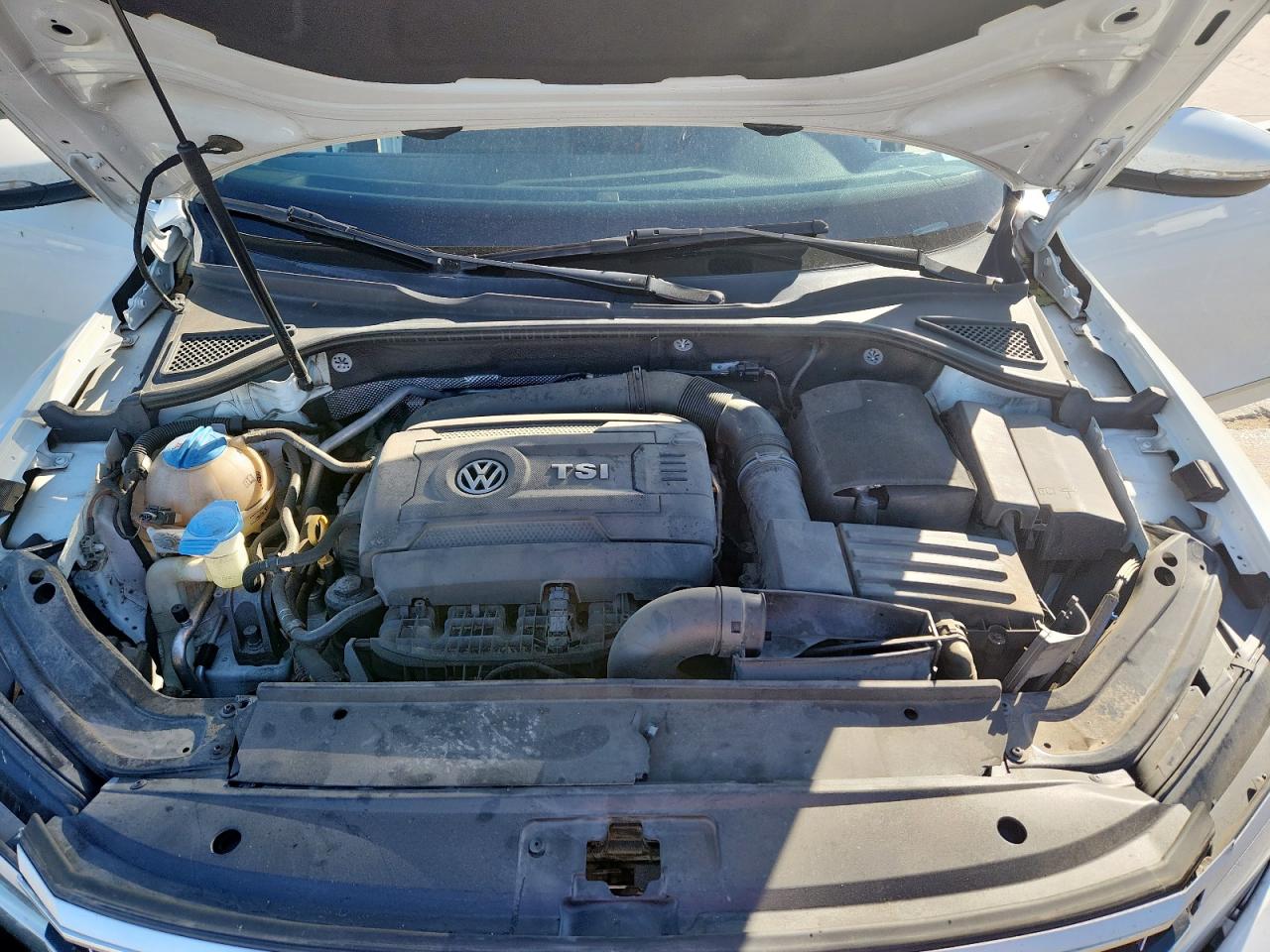 VOLKSWAGEN PASSAT R-LINE