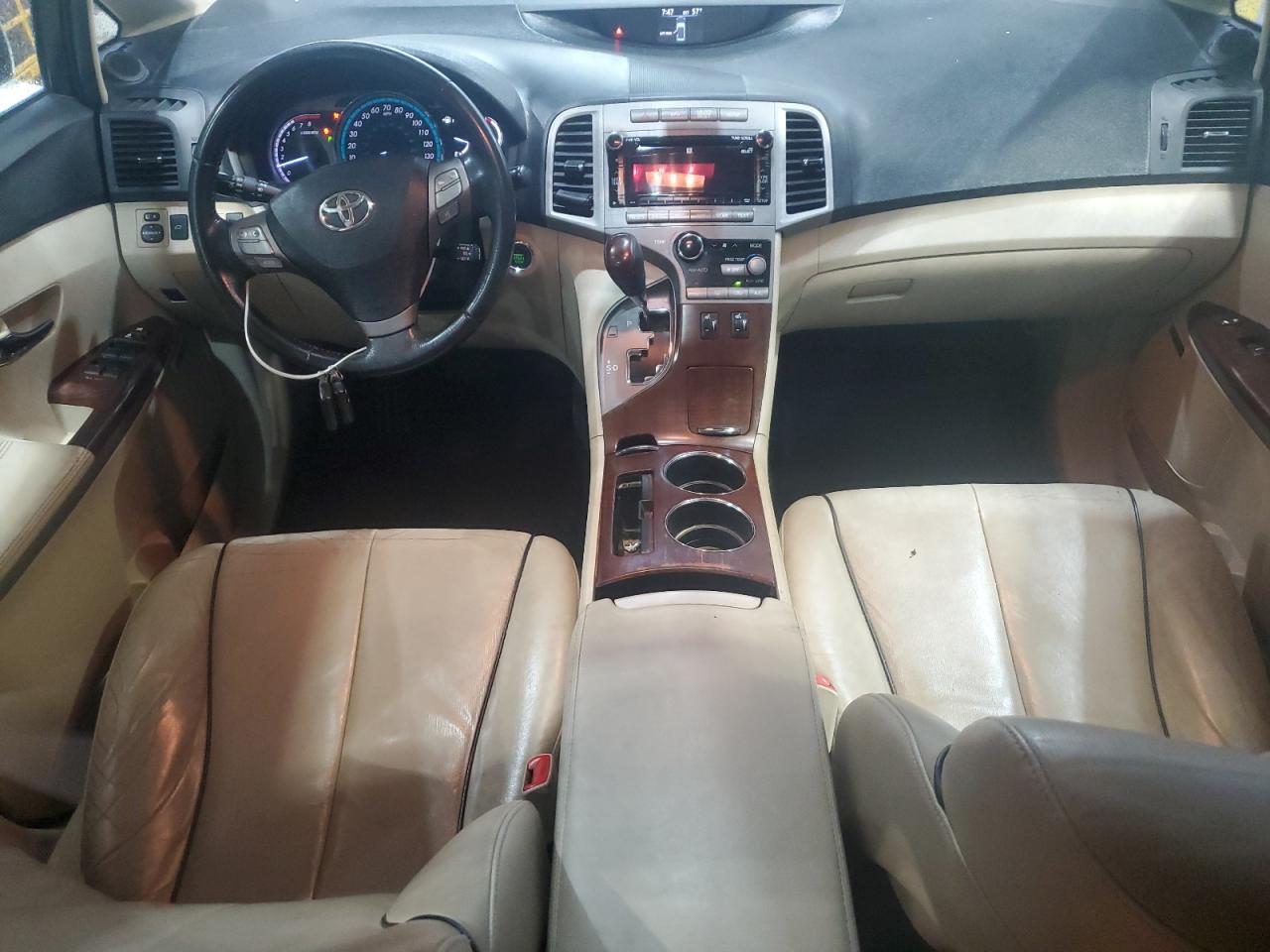 TOYOTA VENZA LE