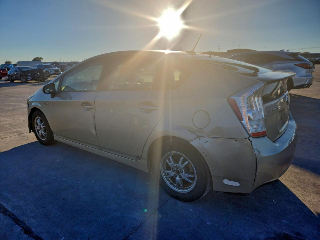 TOYOTA PRIUS