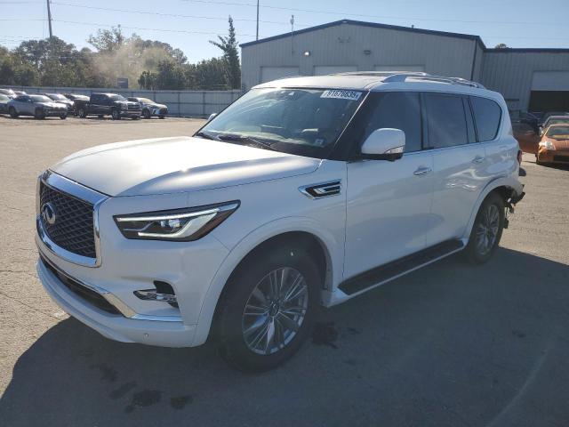 INFINITI QX80 LUXE