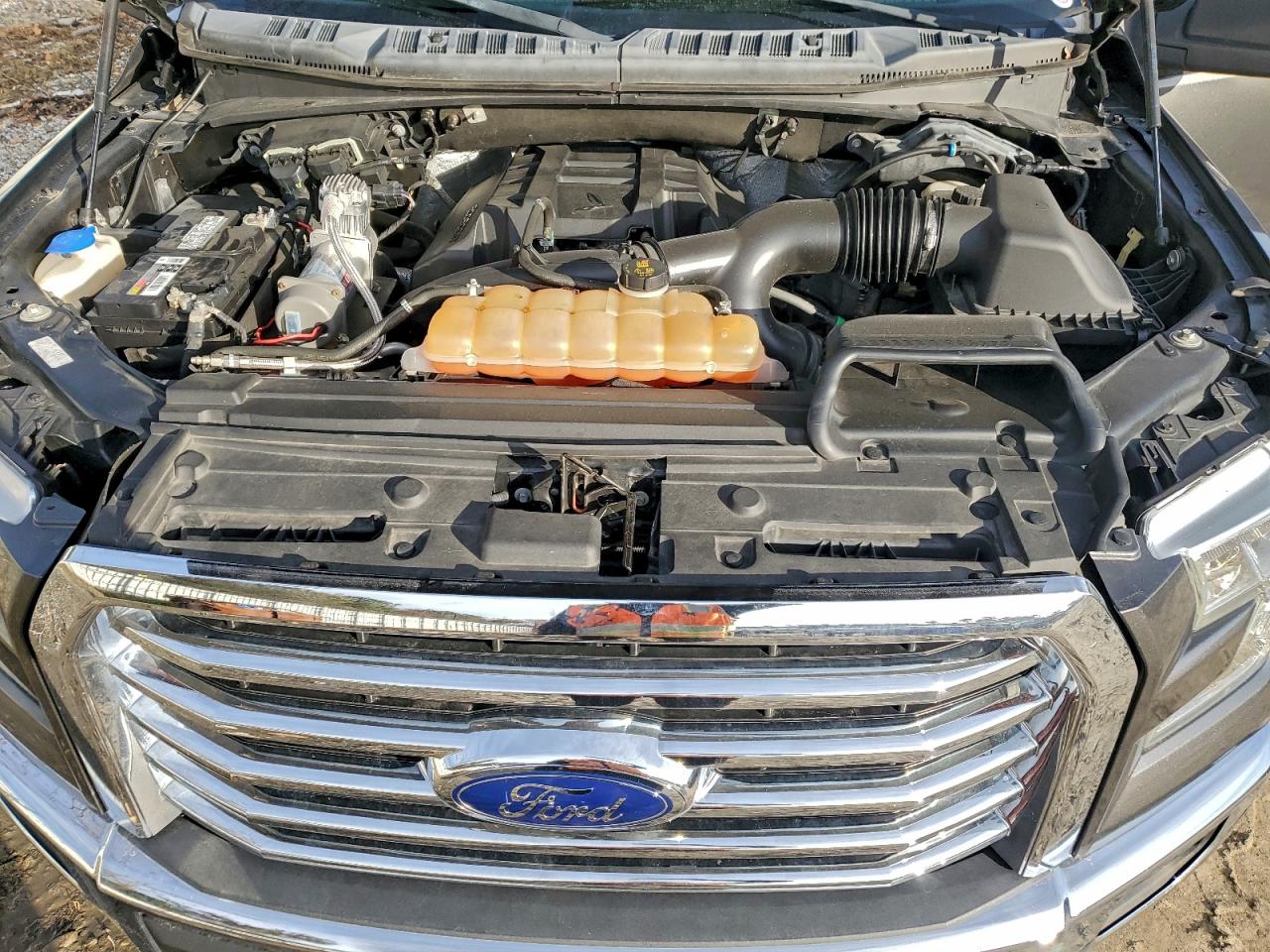 FORD F-150 SUPERCREW