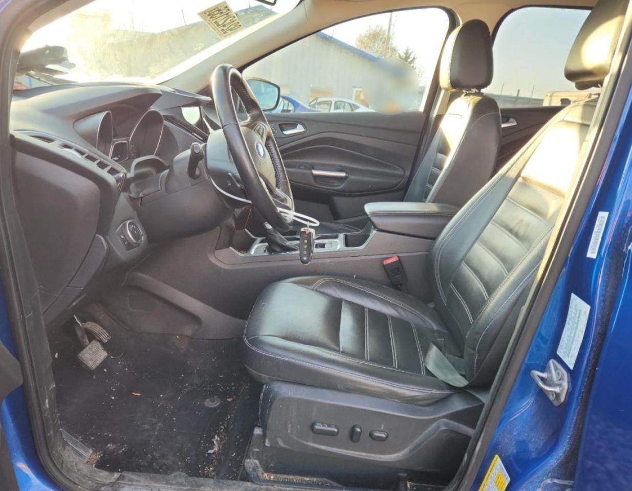 FORD ESCAPE TITANIUM