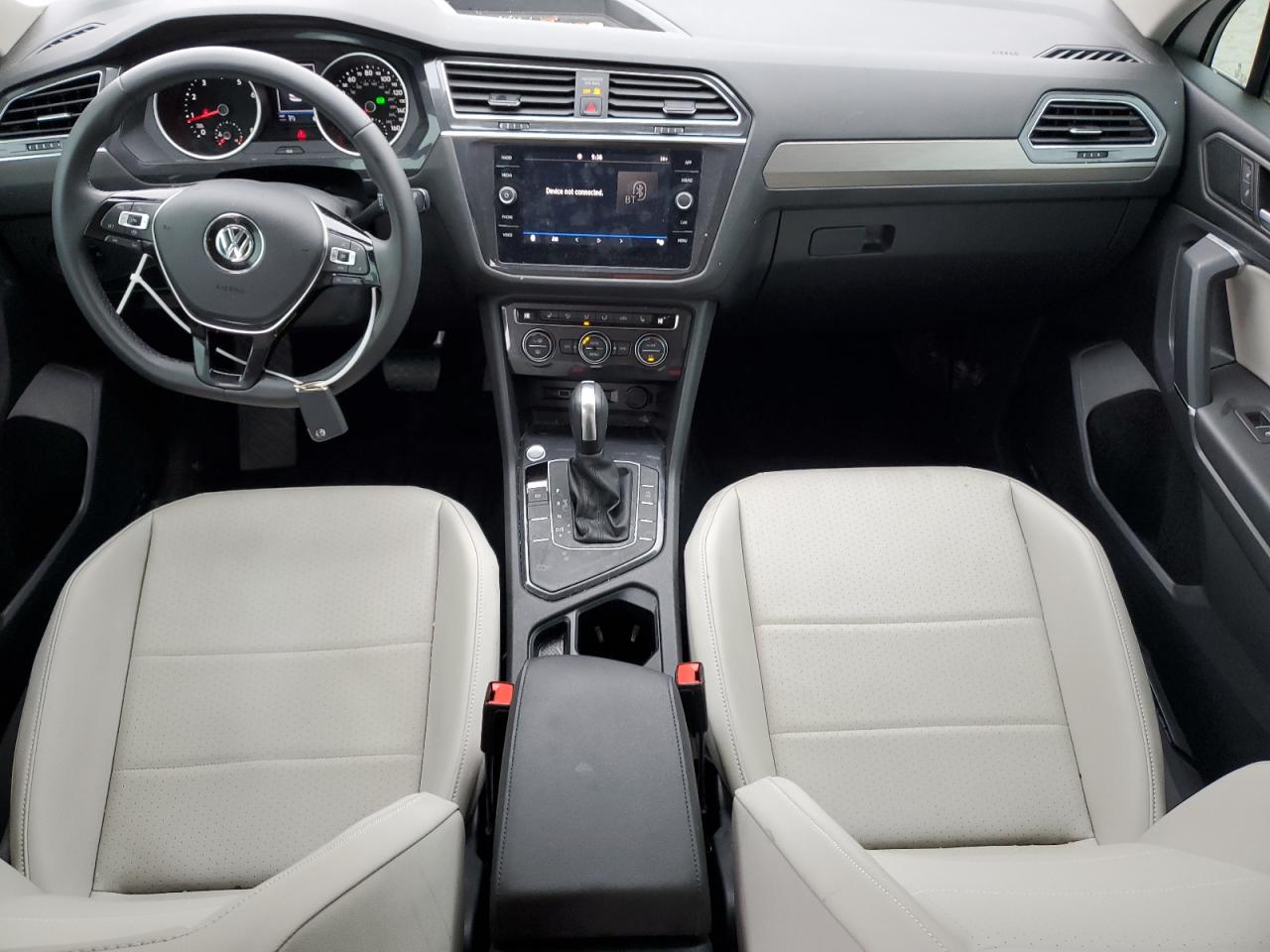 VOLKSWAGEN TIGUAN SE