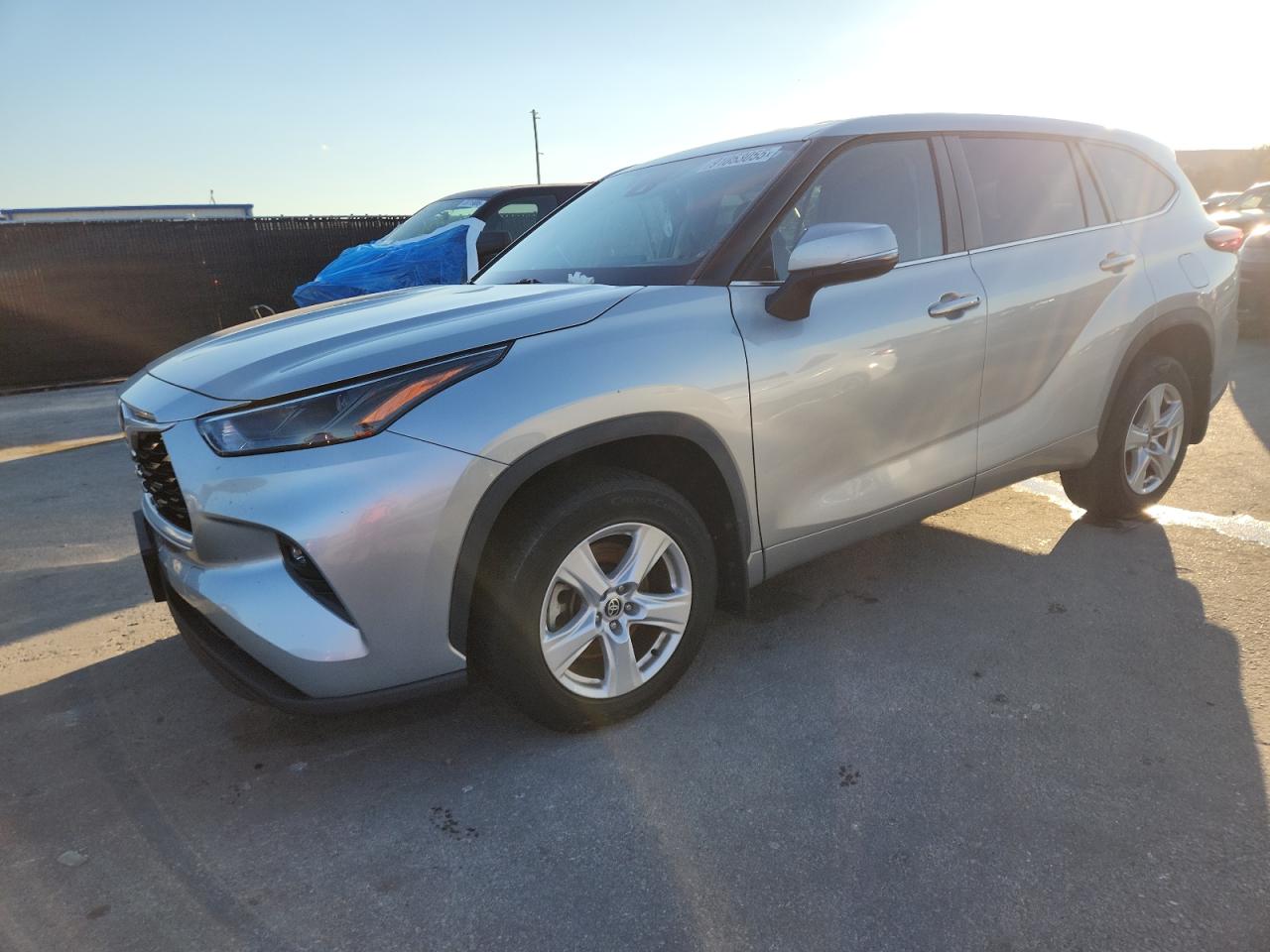 Lot #3302816934 2023 TOYOTA HIGHLANDER