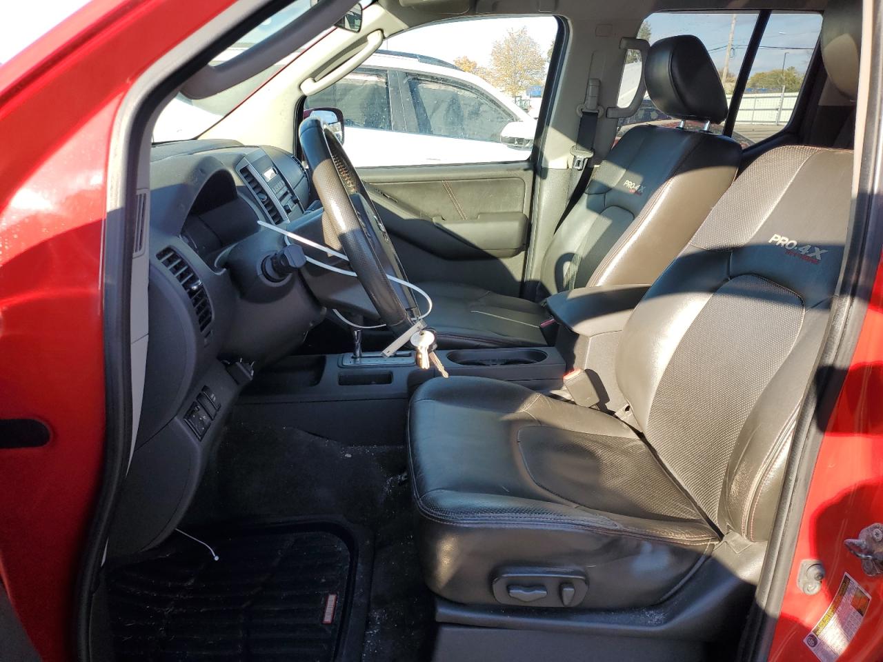 NISSAN FRONTIER CREW CAB SE