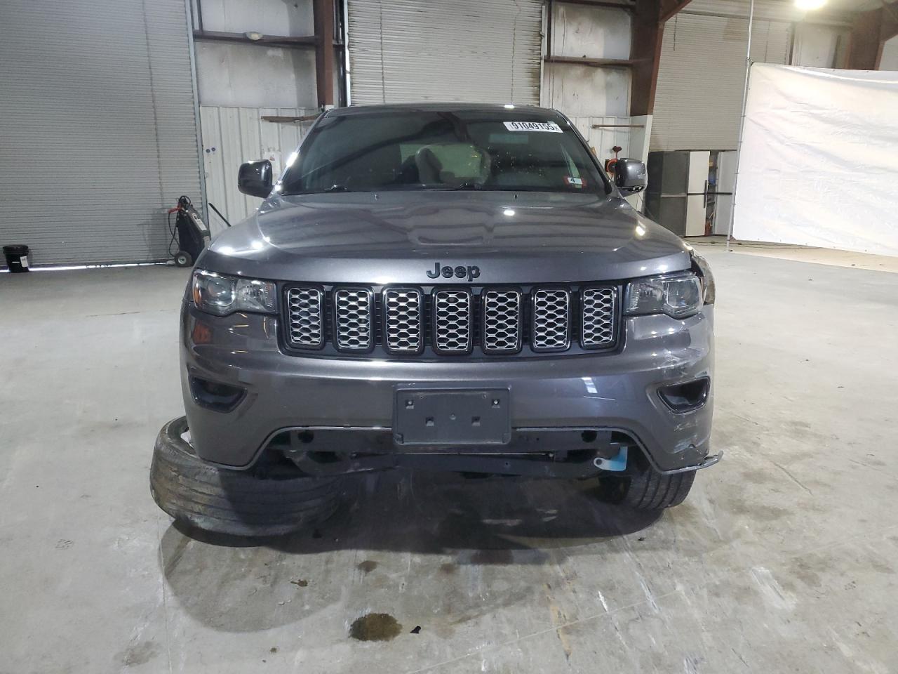 JEEP GRAND CHEROKEE LAREDO