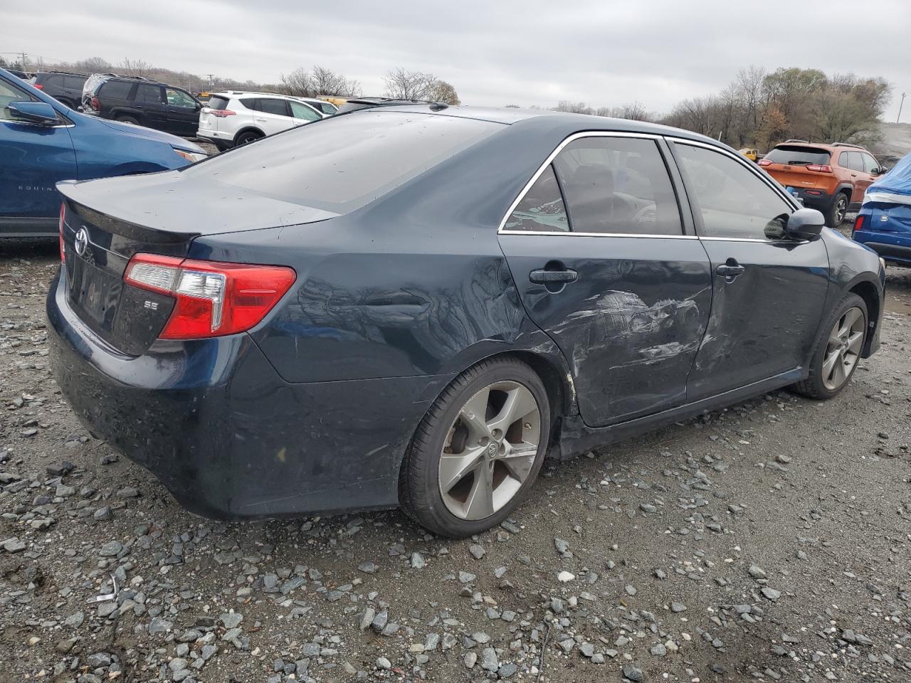TOYOTA CAMRY SE