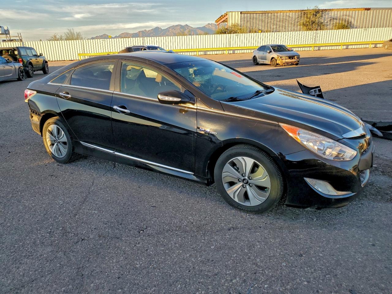 HYUNDAI SONATA HYBRID